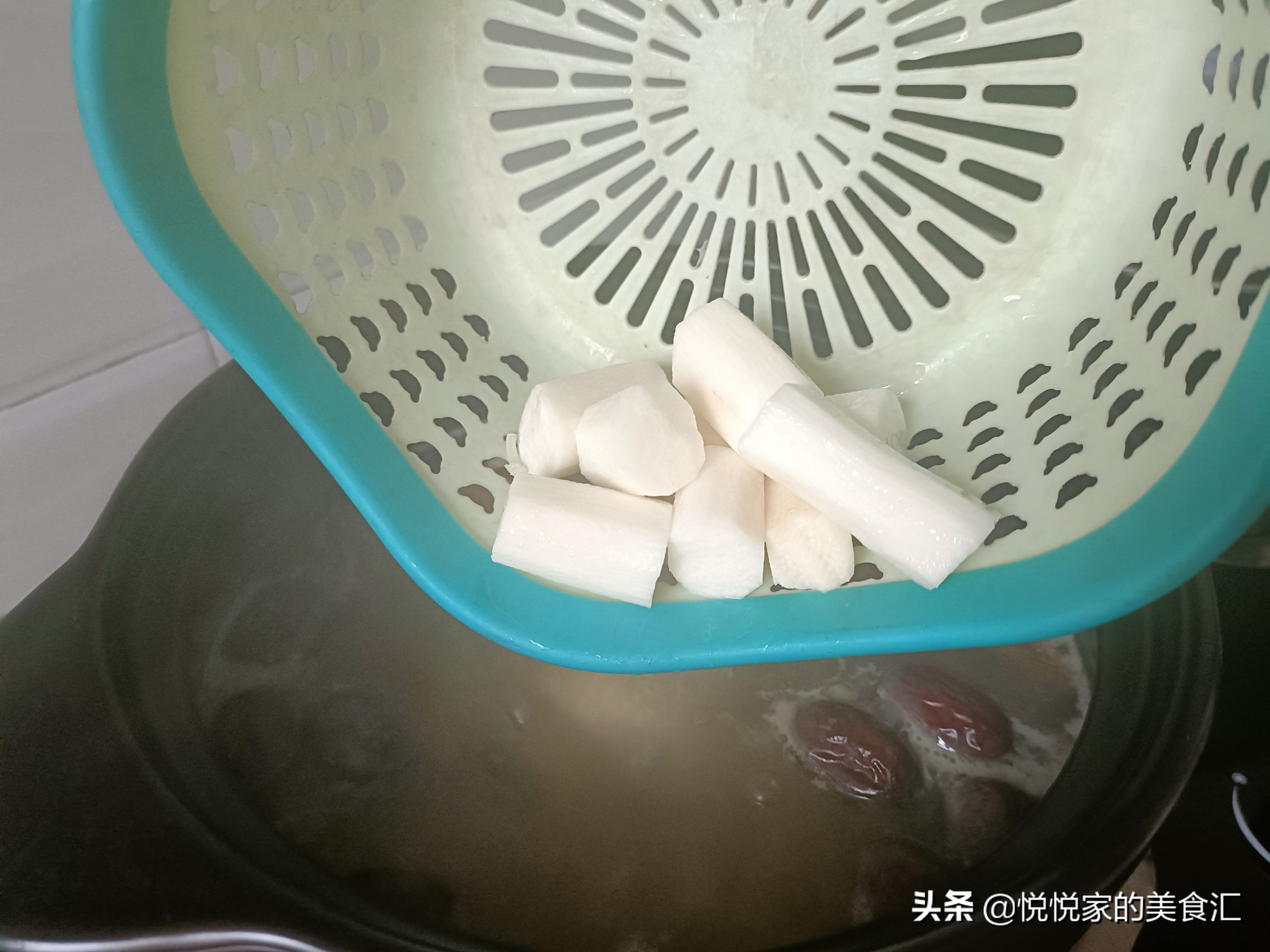 提醒女人：飲食上別虧待自己，沒事多喝這道湯，不溫不燥身體好