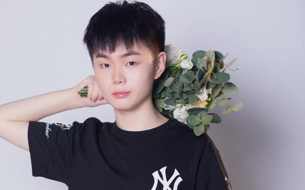 寂然与亲爸断绝父子关系，被吸血五百万还受家暴！悲惨遭遇引热议