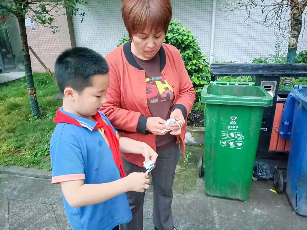 垃圾分类“罩”样精彩｜金桥小学加强对师生进行垃圾分类宣传教育