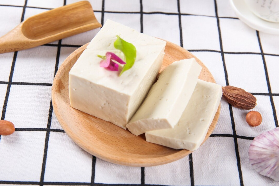 一把黄豆半碗醋，教你自制豆腐，方法简单易上手，鲜美香嫩无添加