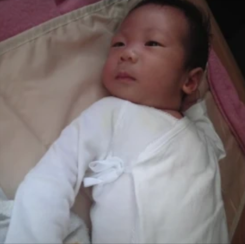 你为了多少人哭伴奏-(台湾女子10年连生六胎，老六在浴缸出生，公婆：你们别继续生了)