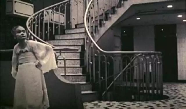 日本烟花女子74岁高龄仍站街，60年不间断拉客，却备受日本人尊重