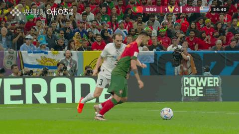 葡萄牙大胜乌拉圭，C罗赛后强调第一粒进球属于自己，B费也承认