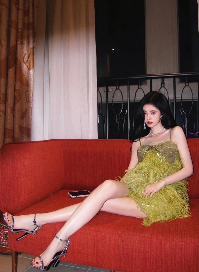 鞠婧祎还是古装妆扮最好看，这次选对了