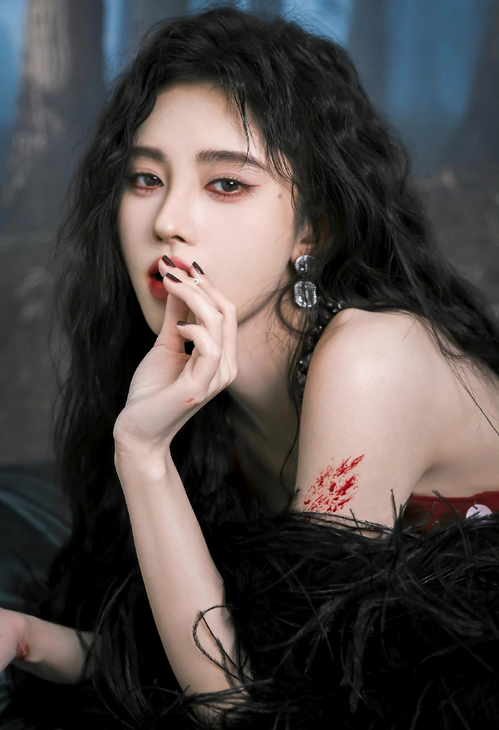 鞠婧祎:从平平无奇的土味路人,蜕变成氛围感女王