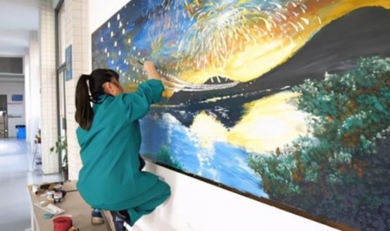 初中生“黑板报”火了，老师看后不舍得擦，网友：现在孩子真厉害