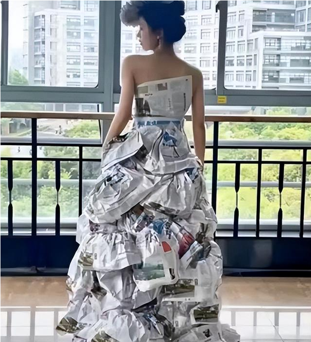 “身材好穿啥都好看”，女大学生把报纸变“礼服”，漂亮又有个性