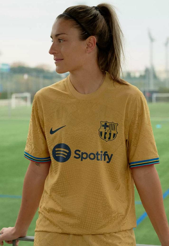 世界上最好的足球队服（本赛季哪支球队的三套球衣设计水平最高？这十大球队走在时尚前沿）