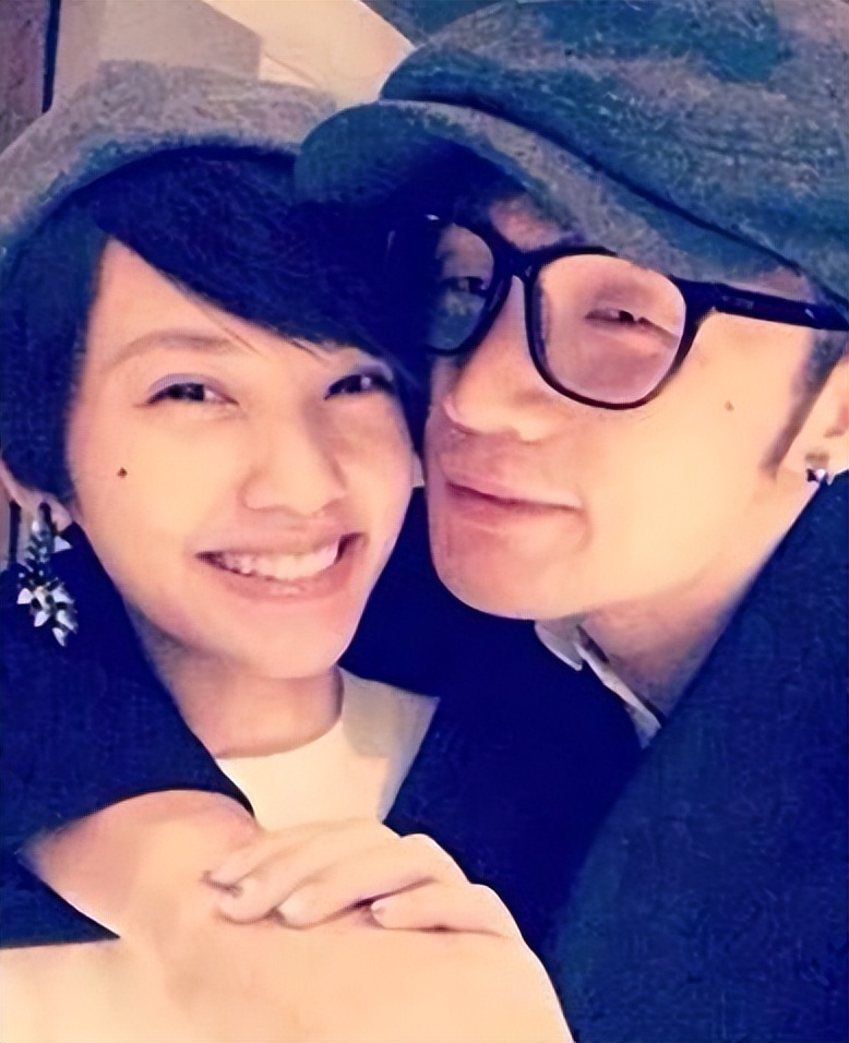 音乐才子李荣浩成名前陆瑶不离不弃成名后娶了杨丞琳