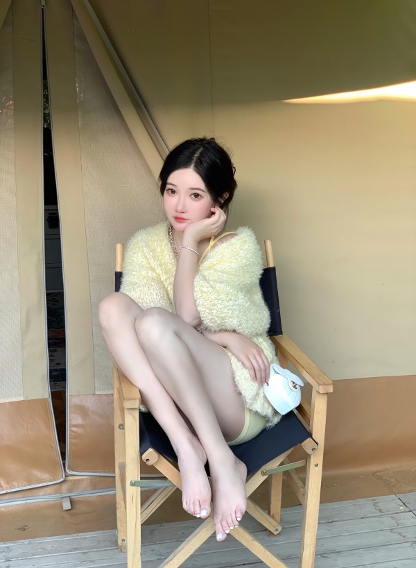 孙心娅闲暇生活照曝光 清纯甜美俏皮可爱