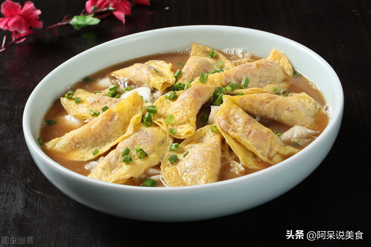 大白菜烧蛋饺功效大白菜含丰富的维生素,膳食纤维和抗氧化物质,能促进