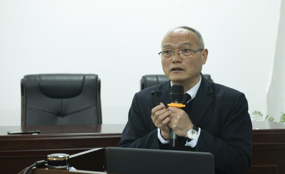 校长肖国林就疫情防控了讲话,副校长李金生,党支部副书记张艳艳,各