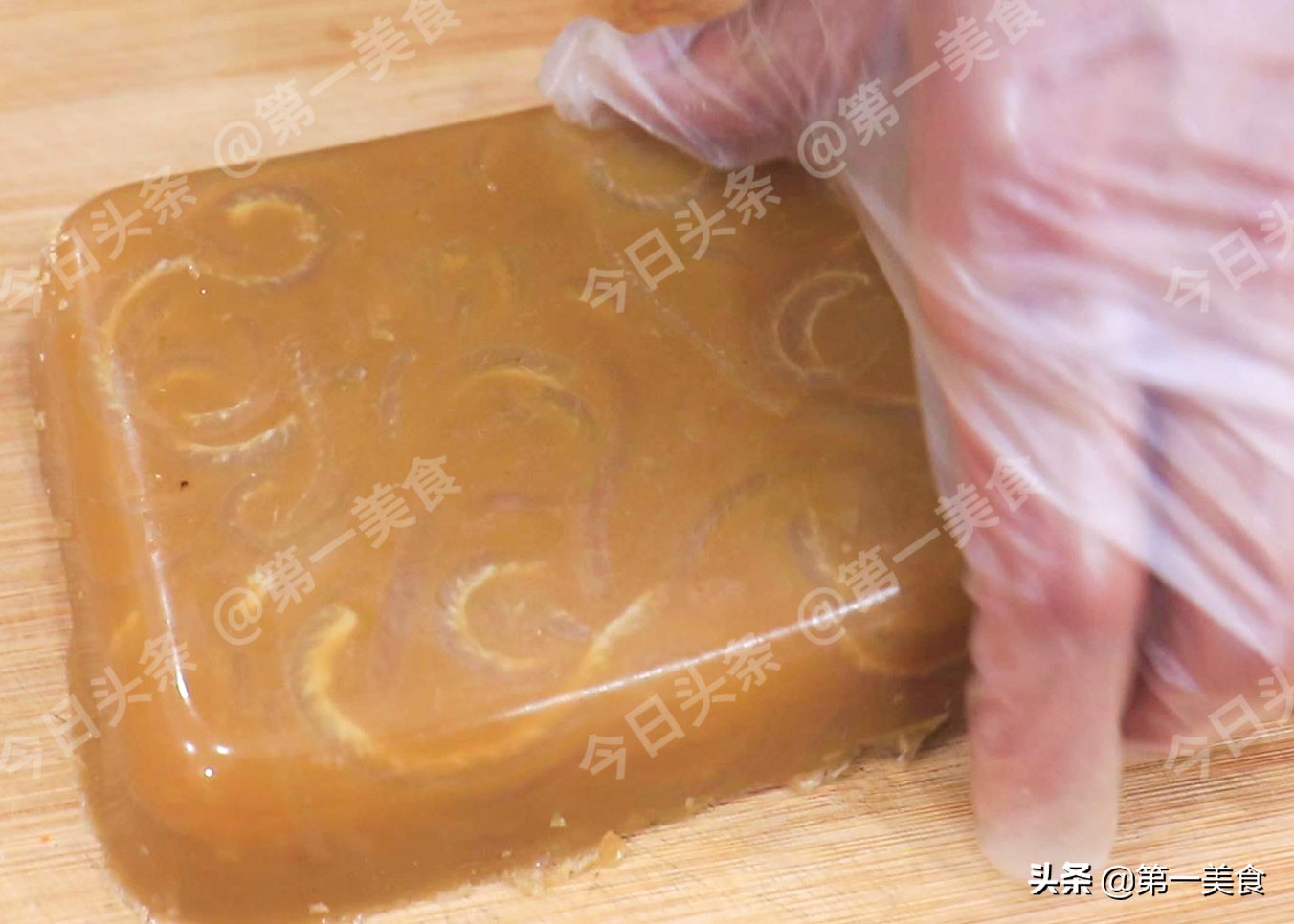 熬皮凍的做法,熬皮凍的做法視頻教程