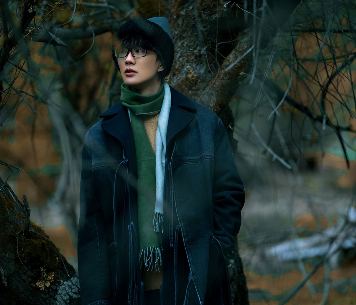 许嵩多大(36岁许嵩恋情曝光,手牵手逛街后同回家,女方气质不输女明星)