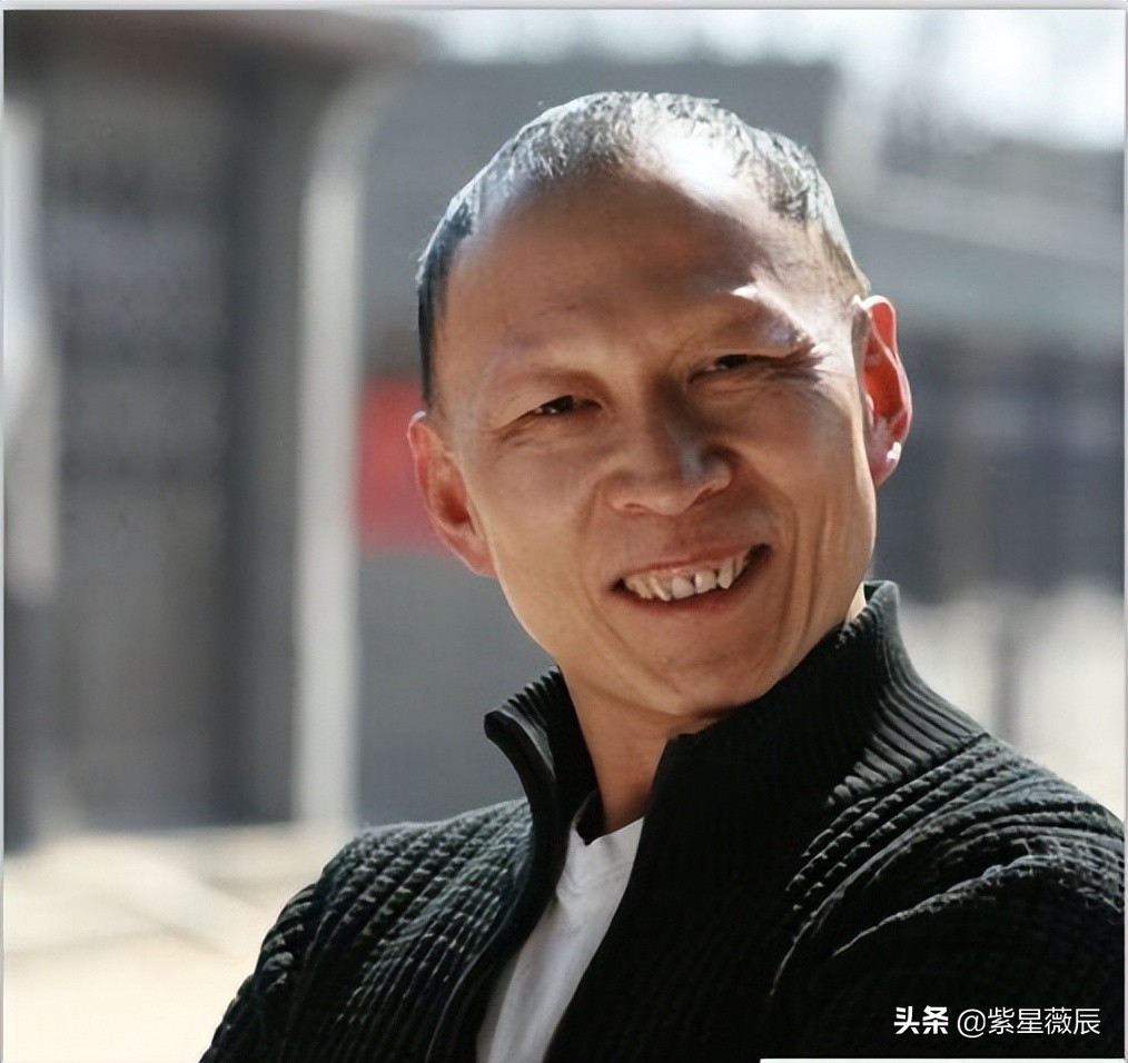 因“太丑”吓哭女演员，演汉奸太像被出租车拒载，女儿却是大美人