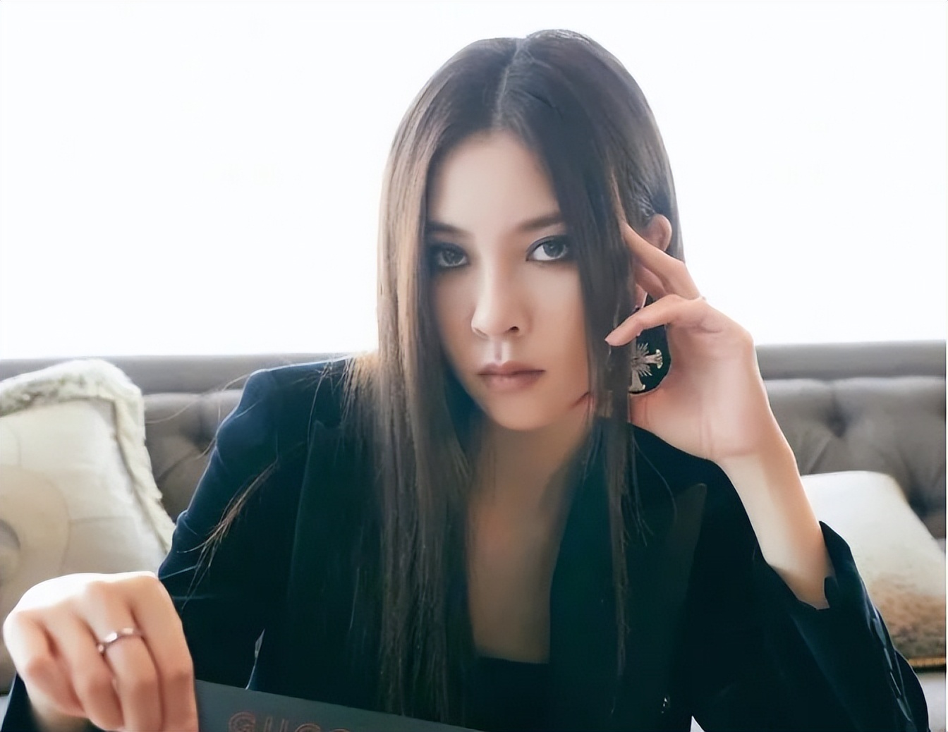 “自带凶相”的6位女星，五官凑在一起，不怒自威，不好惹