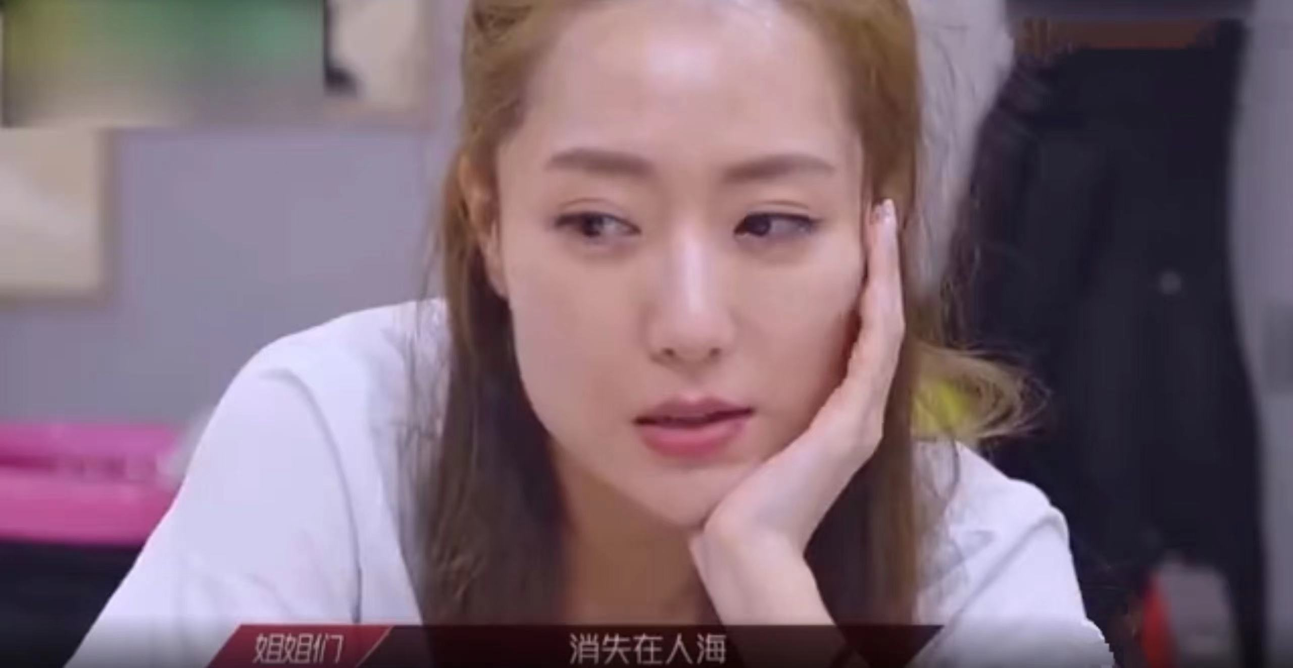 演员白冰(演员白冰:闪婚小三岁男模,离婚后独自带娃,如今36岁仍单身)