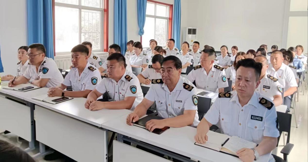 揭短亮丑促提升 案件联评强本领