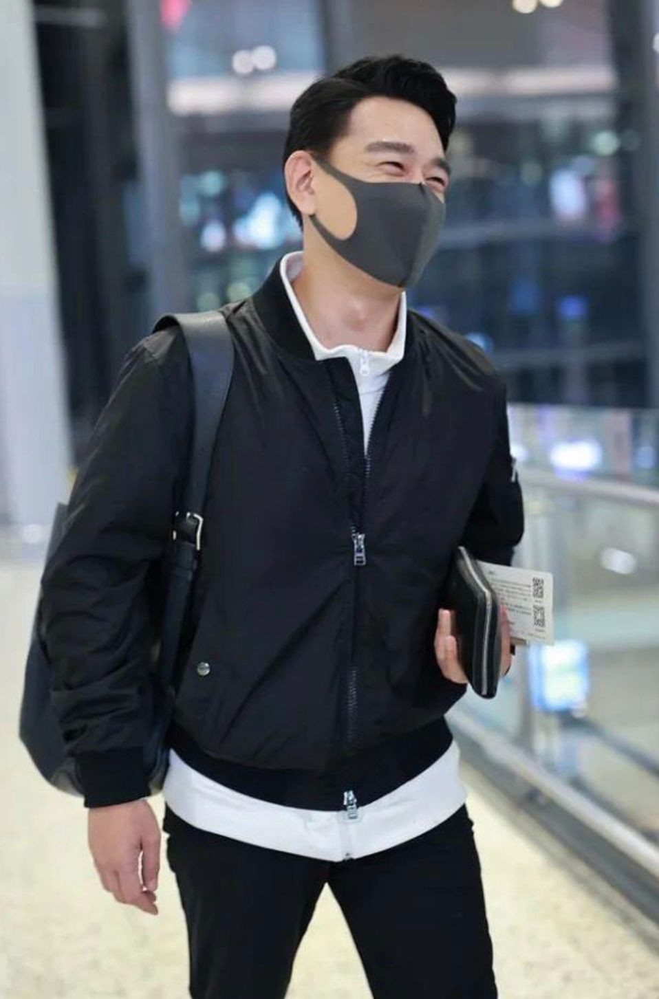 男人到中年气质最重要，基础款学王耀庆这么穿，一看就是有钱人