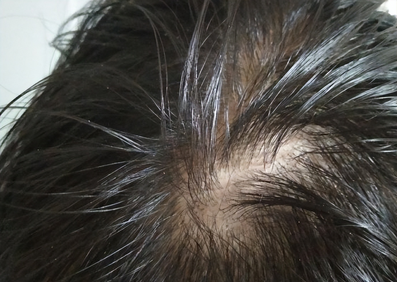 大一到大四“对比照”，大一是帅哥大四被叫哥，反向逆袭惊呆网友