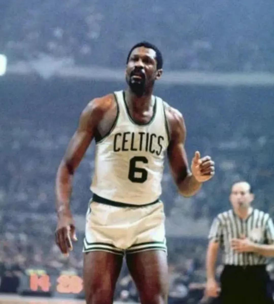 2號有哪些nba球星（NBA新賽季所有球員球衣右上角都有個明顯的6號是什么意思）