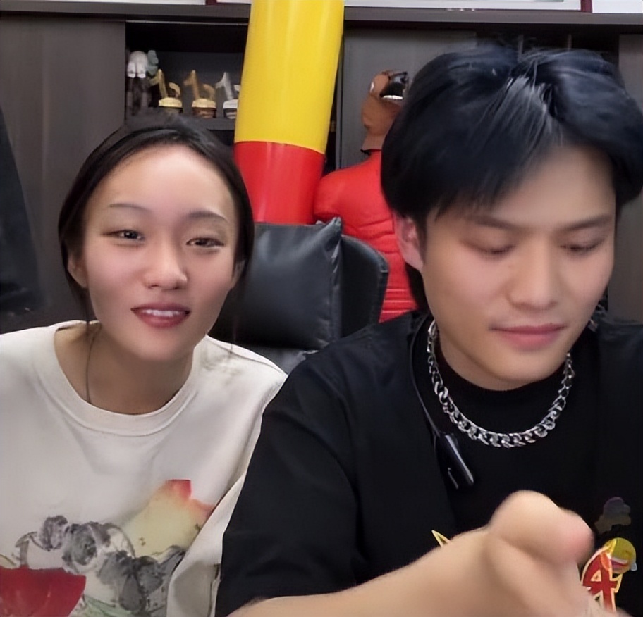 “疯产姐妹”停更39天，张小花被曝回家待产，单身人设崩塌？