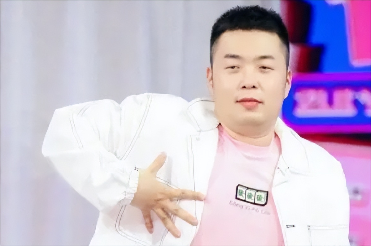 明明有1米8的大高个，但看起来很“矮”的12位男星，个个让人意外