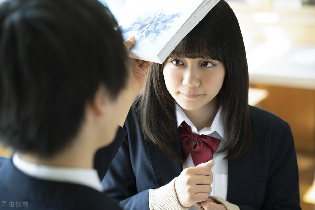 两性关系：跟异性聊天时，这3个“技巧”真加分