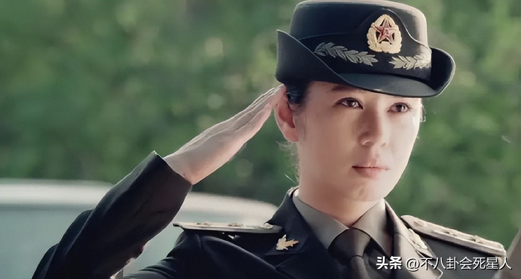 鐵血使命第二部全集免費播放(最適合演軍人的8位女星,英姿颯爽不輸