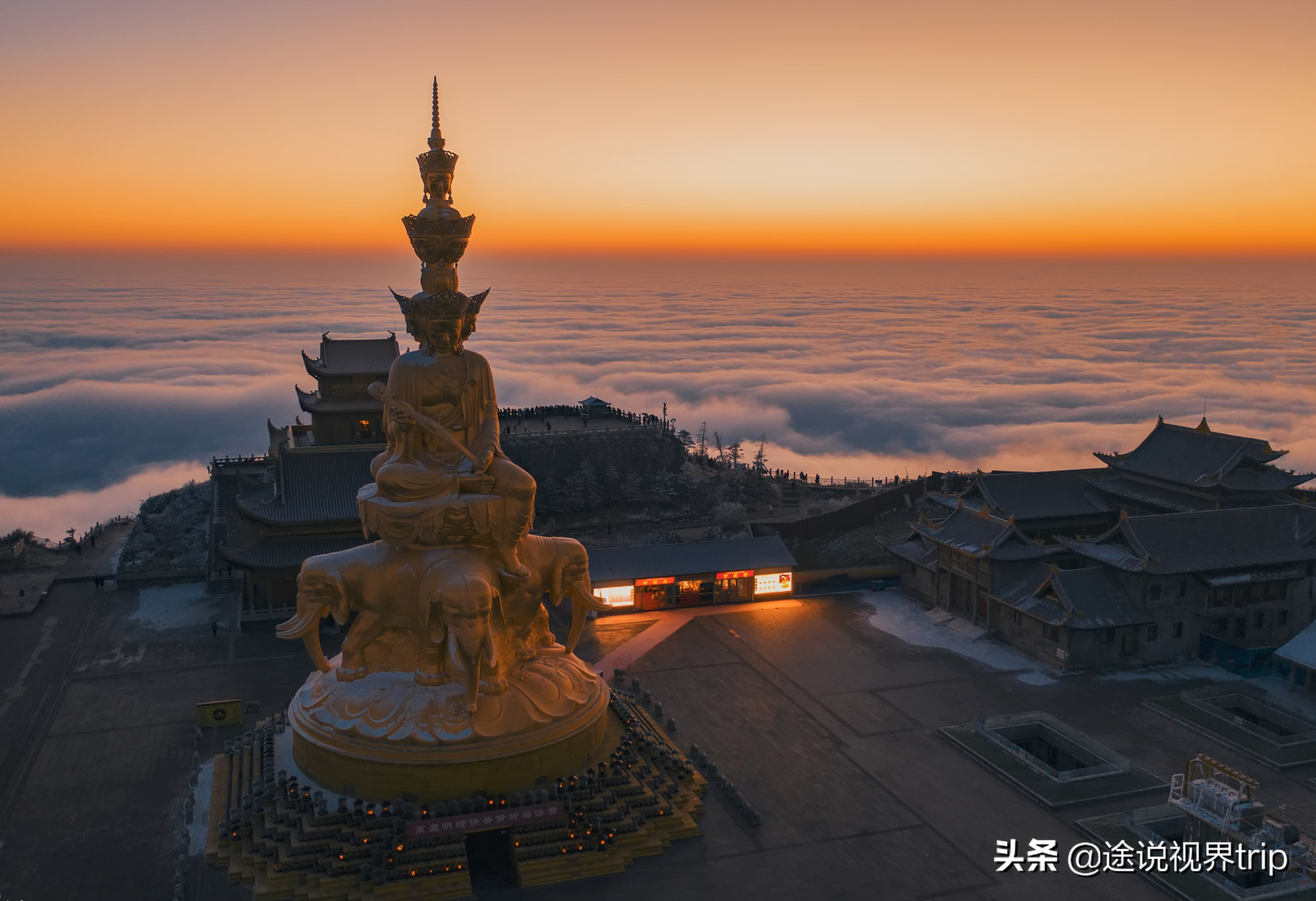 中國四大佛教名山之一峨眉山,仙氣飄飄堪稱仙境,此生值得去一次