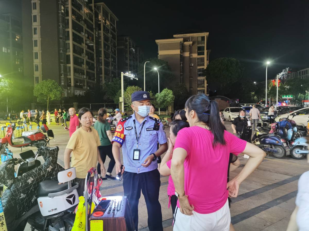 “警”随高考 昌南公安为你护航！