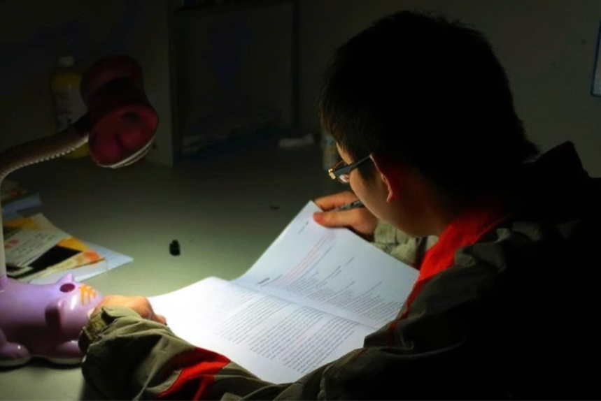 学霸们为什么在大考前都不紧张？坚持复习的四个阶段，每科15分钟