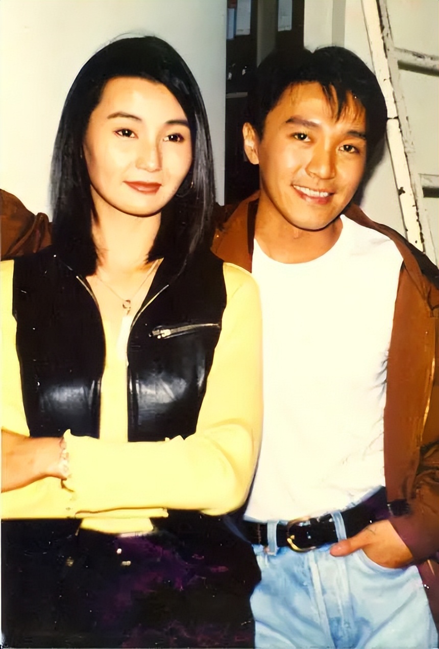 周星驰与金贞恩当年周星驰前往韩国宣传电影《功夫》的时候,恰逢金贞