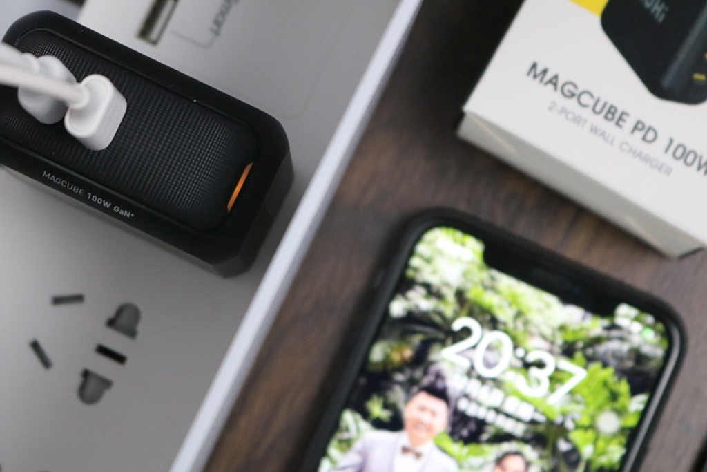 手机、笔记本通用的充电器——Aohi Magcube 100W氮化镓充电器