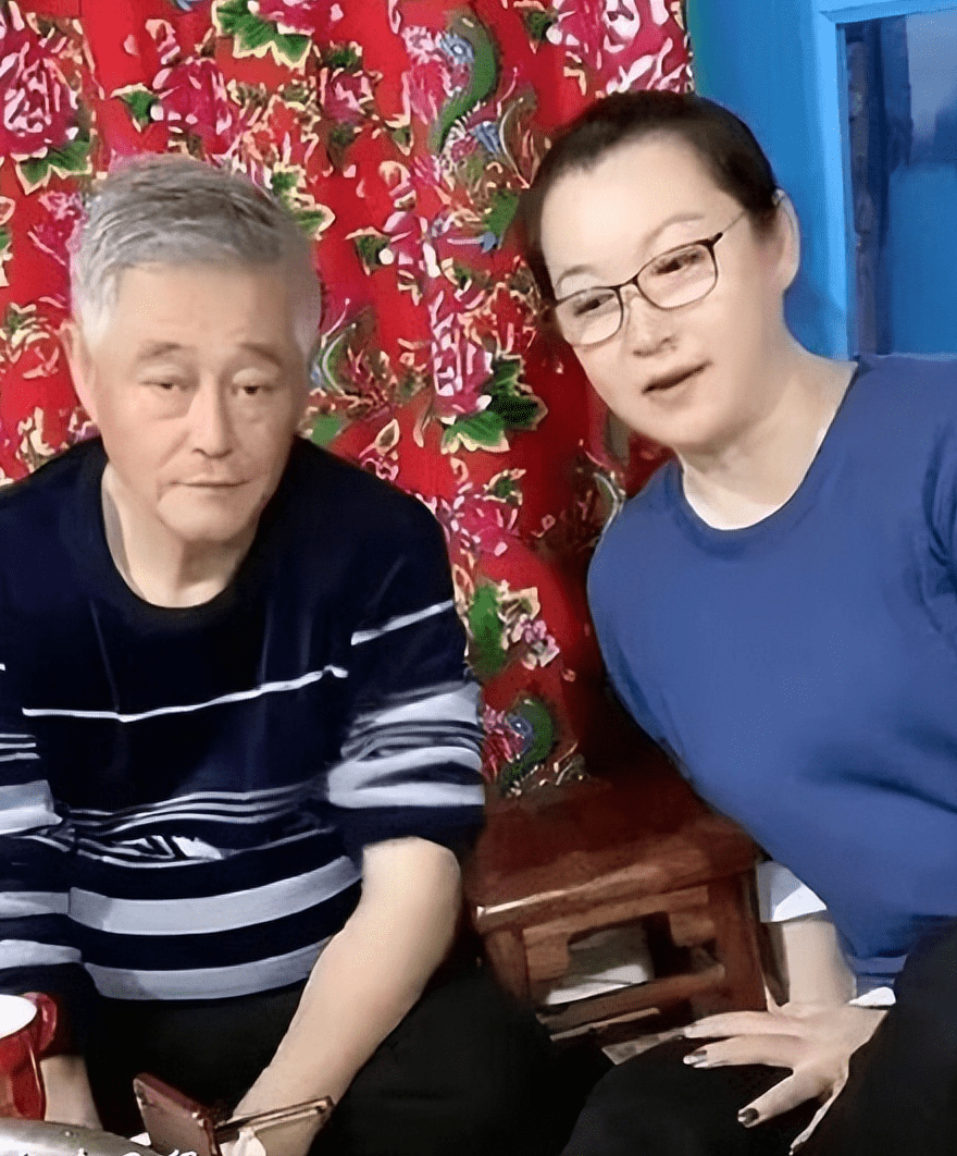 姐姐是宋小宝前妻,小舅子"照猫画虎",成名后也抛弃糟糠之妻