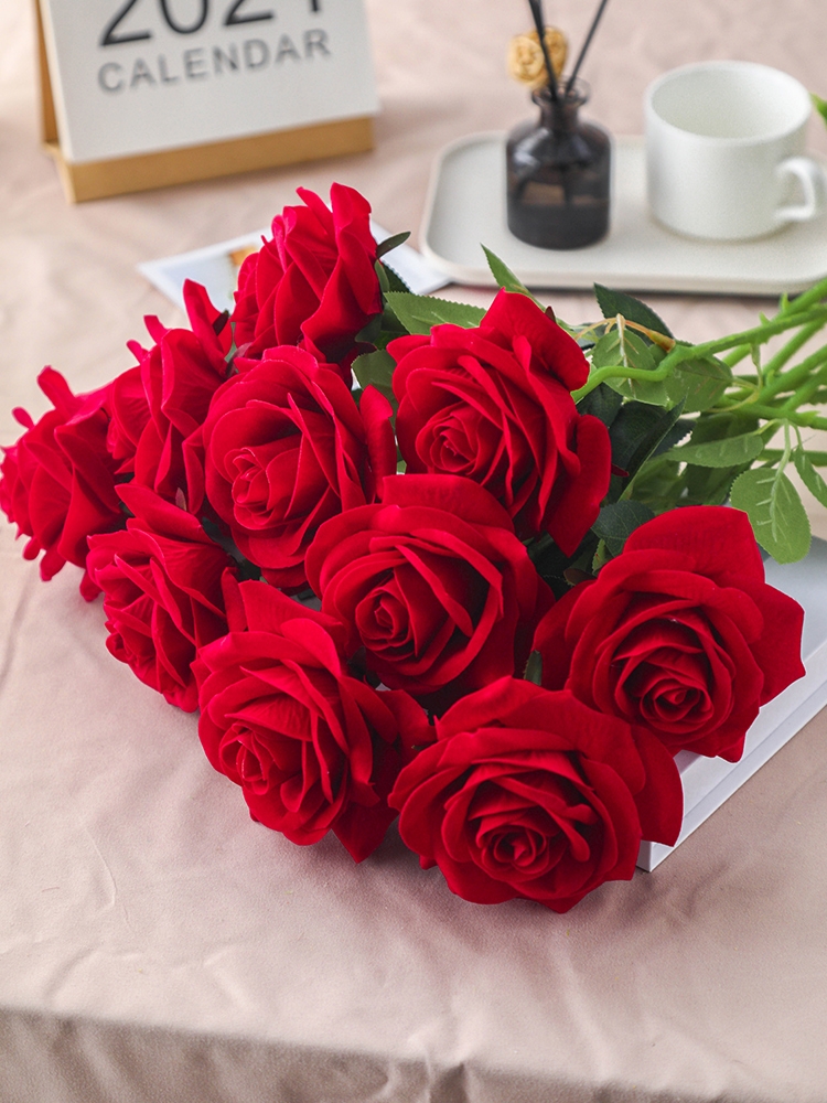 情人节送玫瑰,这些花语有必要了解一下,送错会影响感情的