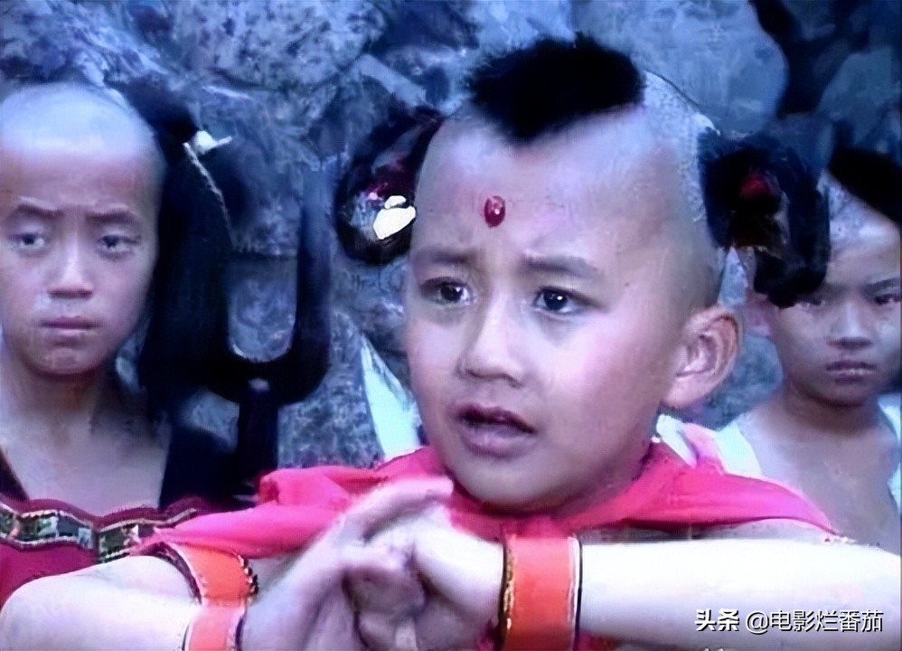 红极一时的童星，纷纷找出路，有的当上CEO，有的沦落街头摆地摊