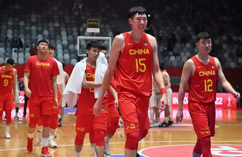 fiba世界杯晋级(FIBA更新世预赛排名，中国男篮小组第三，晋级世界杯两大对手确定)