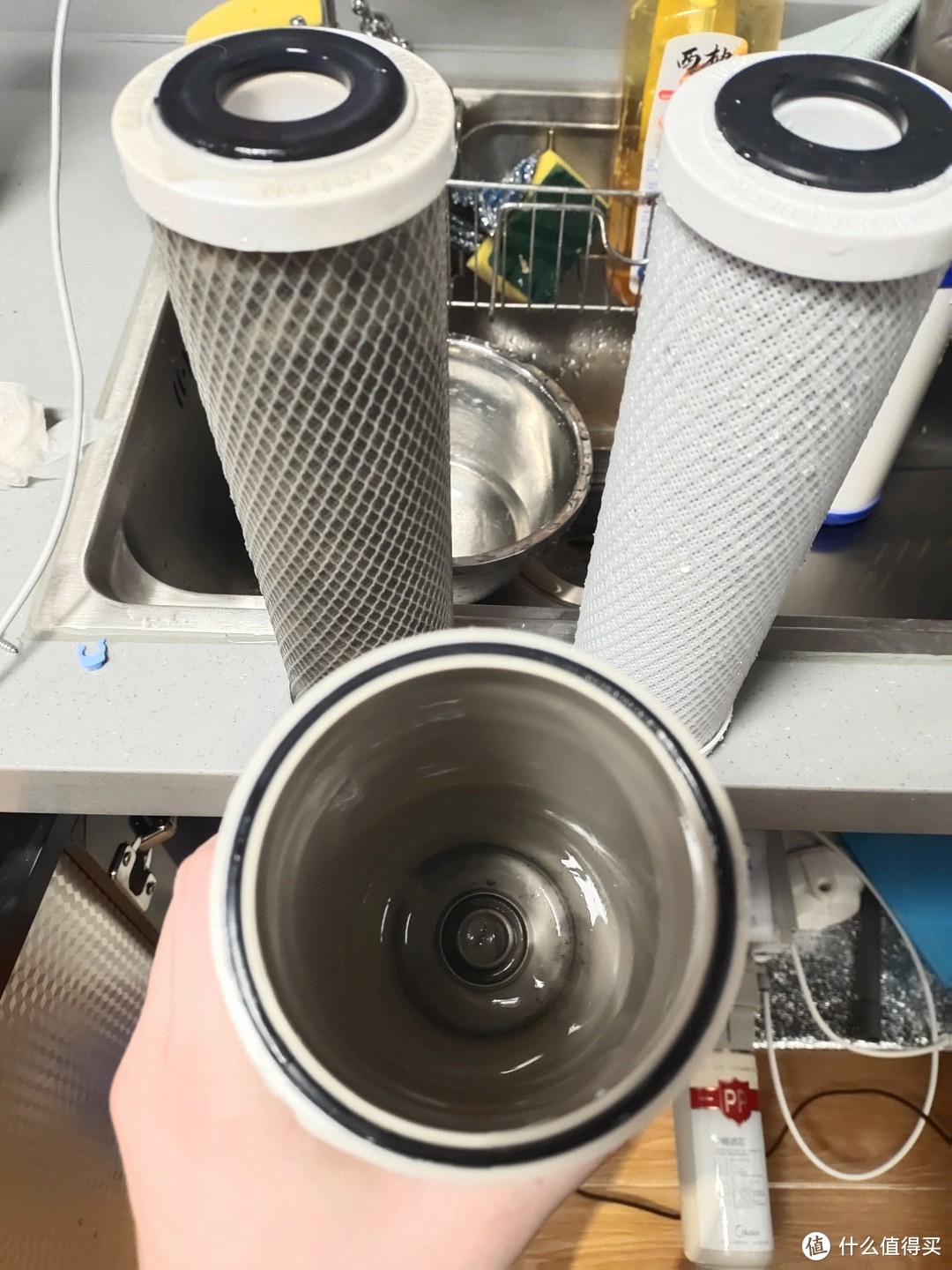 使用1年的净水器滤芯有多脏！百元解决全屋净水，一学就会
