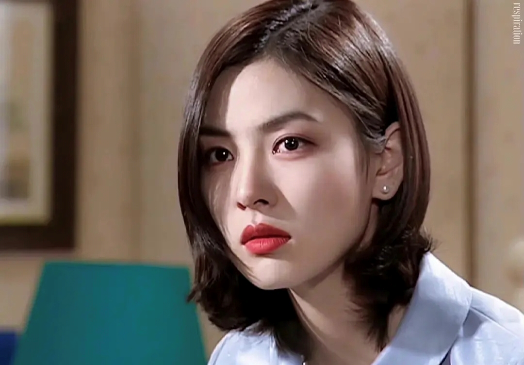 年轻时艳压宋慧乔,中年后靠演"恶女"翻红,金素妍的逆袭人生