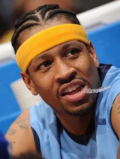 nba为什么会咬牙套（盘点NBA球星哪些标志性动作以及小怪癖，纳什喜欢摸鞋底再舔手指）