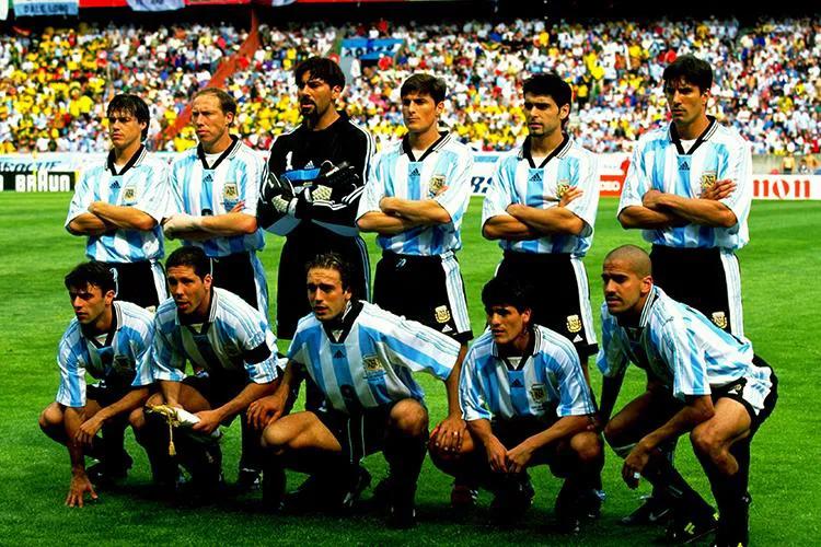 2002世界杯阿根廷阵容名单（「忆世界杯」阿根廷历届世界杯参赛名单 潘帕斯雄星光璀璨闪耀赛场）