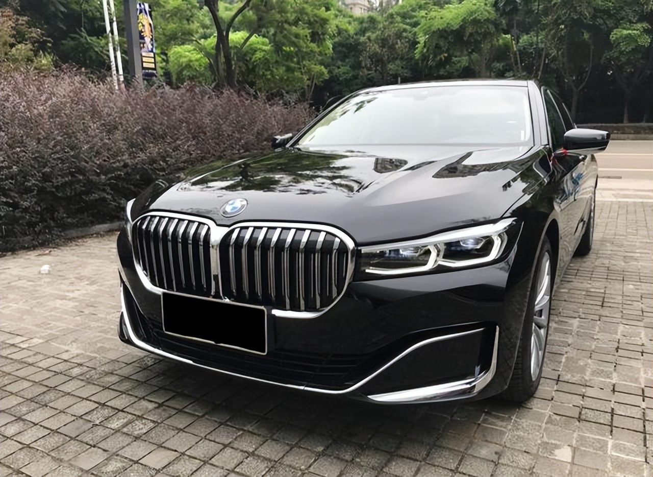 开完奔驰s级,再试驾朋友的宝马7系,车主:对比后差距明显