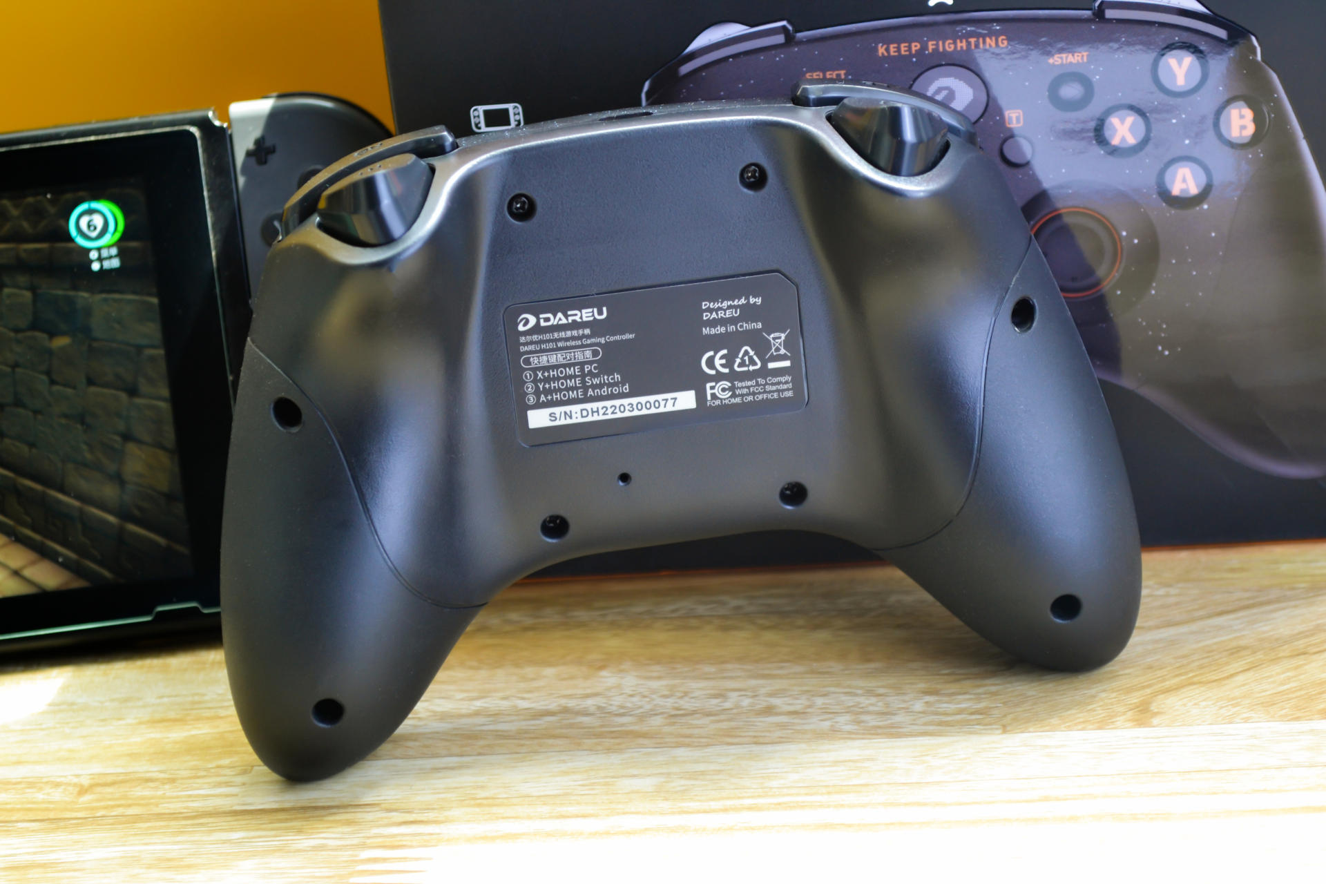 摇杆不飘 这样的手柄不香么？达尔优H101游戏手柄试玩