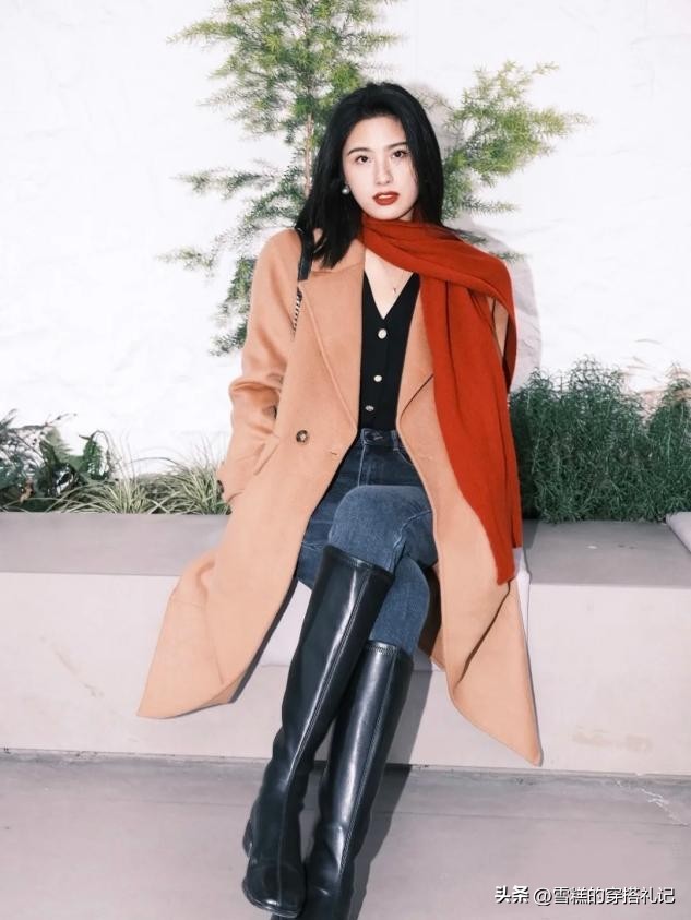皮肤偏黑适合穿什么颜色的衣服（皮肤偏黑适合穿什么颜色的衣服橘黄色）-第5张图片-科灵网
