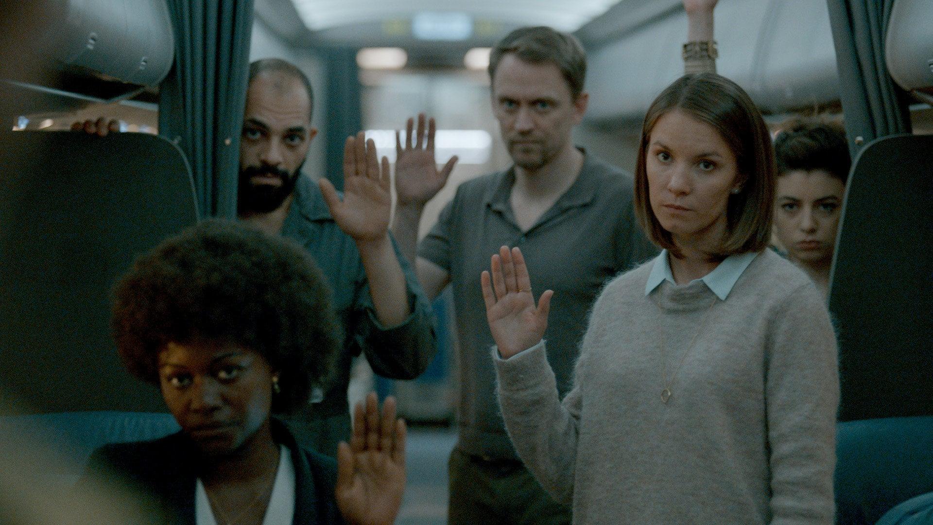 上天入海躲太阳，网飞这两部脑洞神作，值得追一下