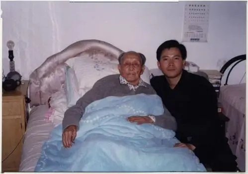 1930年山东小伙高考作文只写28个字,数学交白卷,校长看后录取了他