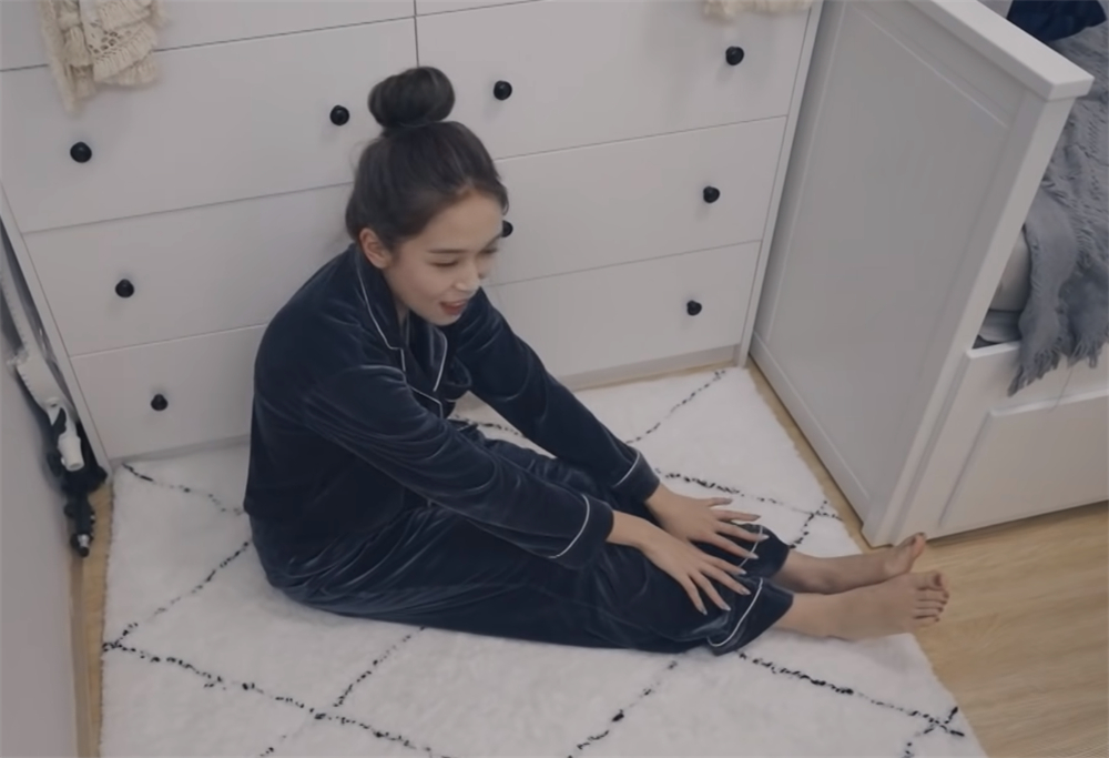 90后女生改造9㎡卧室：将逼仄空间化腐朽为神奇，半平米都不浪费
