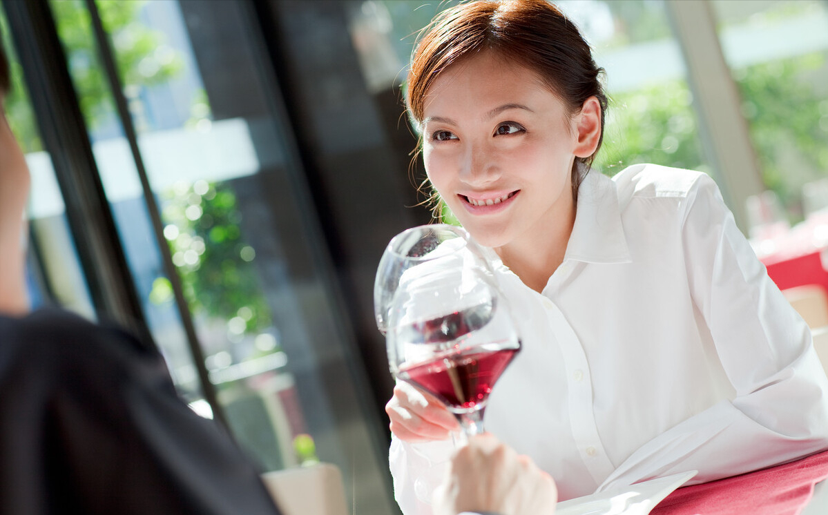 女人香61酒文/古风红色的潮流漫过干涸的香唇宛若玫瑰渴望爱的滋润