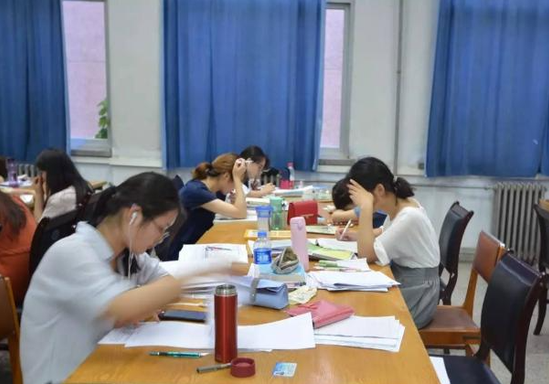 法学专业就业率扎心了，五院四系不足20%，学文真的没出路了？